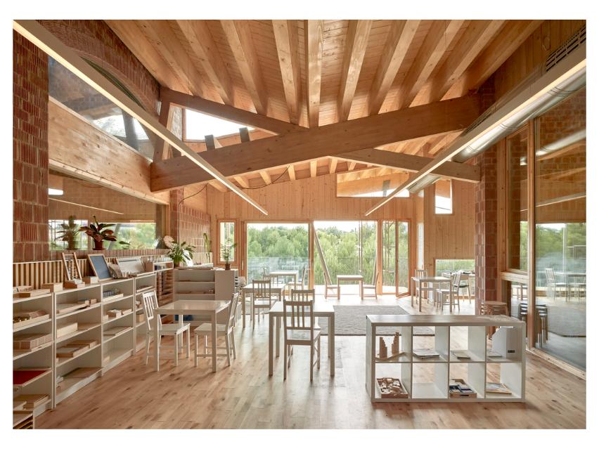 Tony Parker Academy Gymnasium with sports floors from Junckers